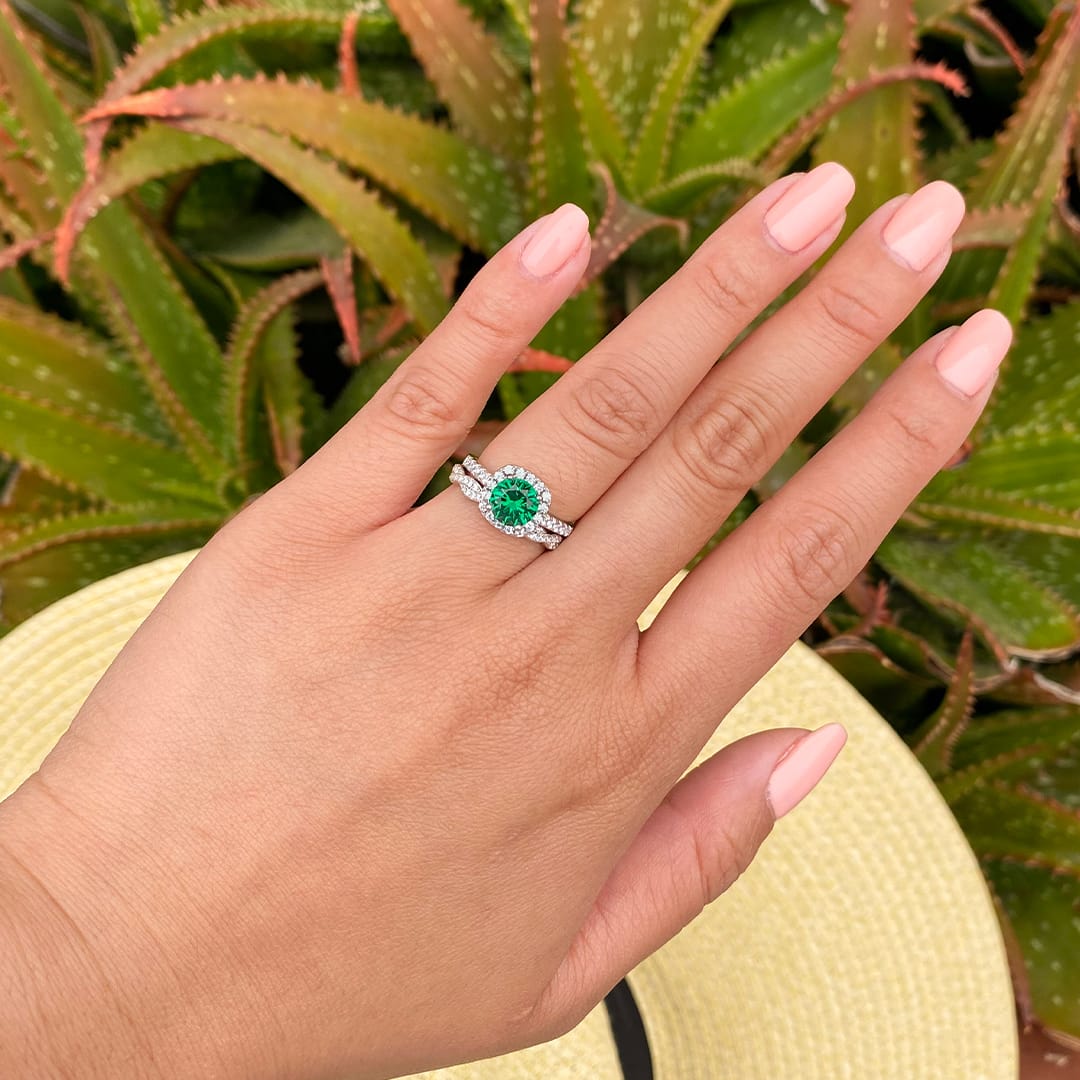 Pearich Halo Emerald Wedding Ring