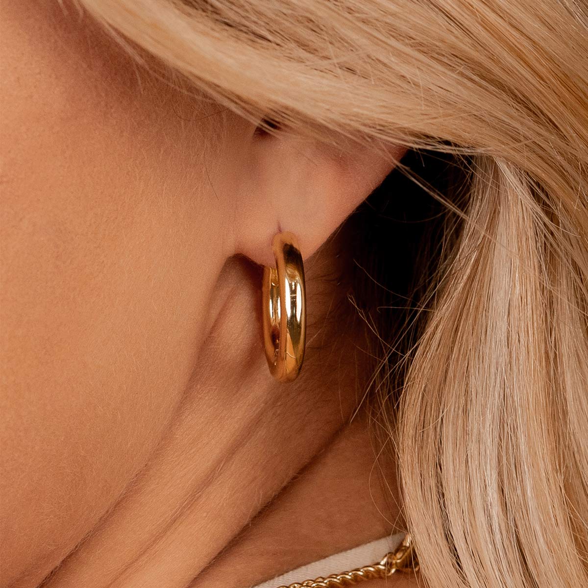 Pearich Gold Hoop Earrings