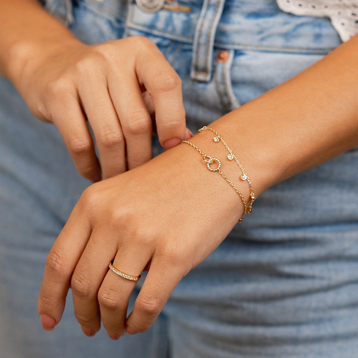 Pearich Dainty Hoops Gold Bracelet