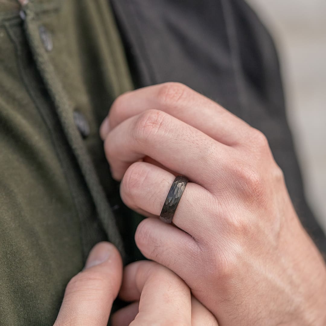 Pearich Hammer Black Ring